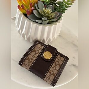 GUC Coach signature brown wallet